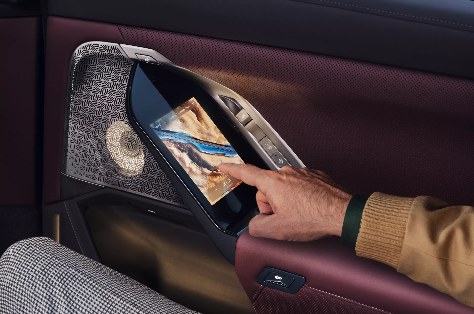 BMW 7 Series, cabin detail 3