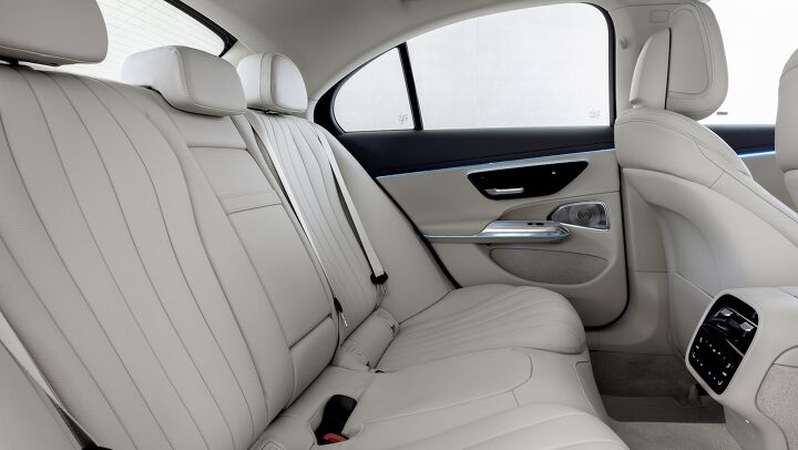Mercedes Benz E Class, cabin detail 3