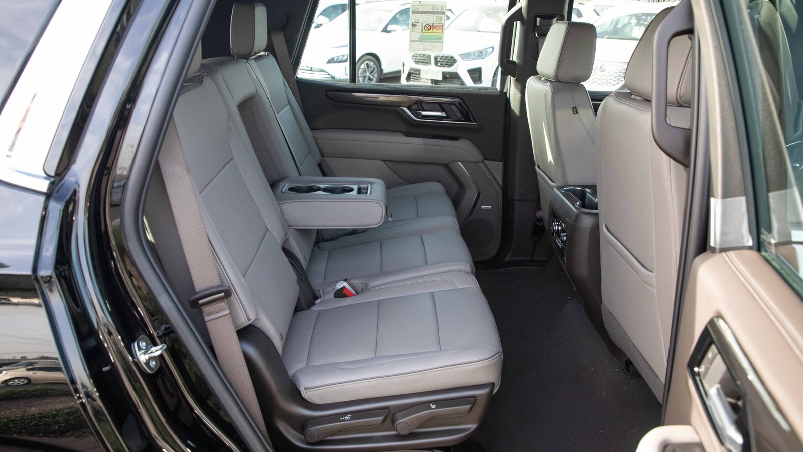 GMC Yukon Elevation XL, cabin detail 2